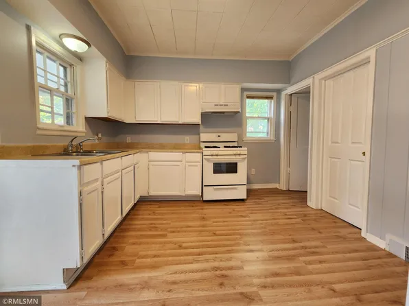 2906 1/2 Morgan Ave N, Minneapolis, MN 55411