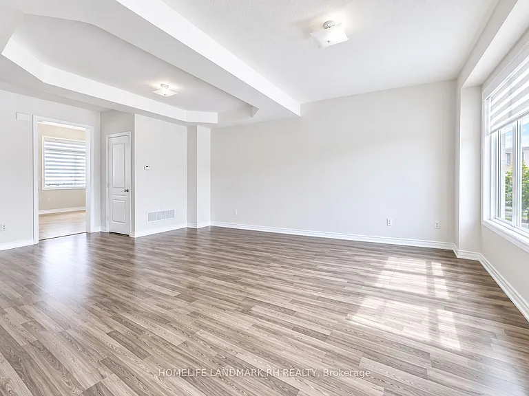 144 Roy Grove Way — Photo 2