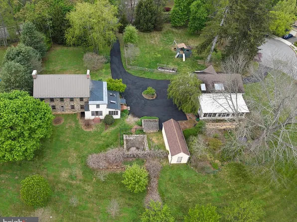 525 Raspberry Ln, West Chester, PA 19382