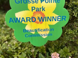 1167 Grayton St, Grosse Pointe Park, MI 48230