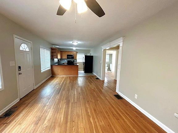 3rd image of 2772 Joyce Ave