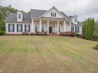10 Oconee Woods Trl, Sharpsburg, GA 30277