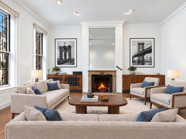 243 East 61st Street image 1 of 23