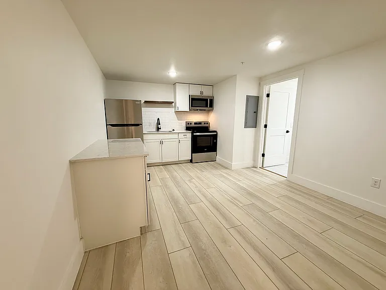 2204 W San Antonio St #3 — Photo 7