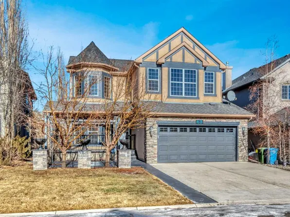 63 S Discovery Ridge Cir SW, Calgary, AB T3H 5T8
