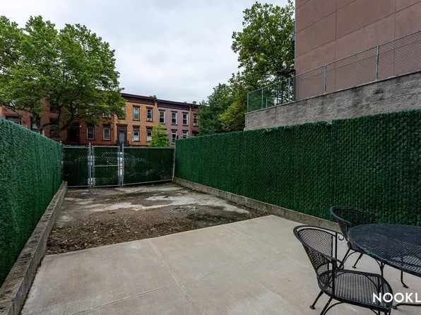 1784 Broadway image 1 of 22