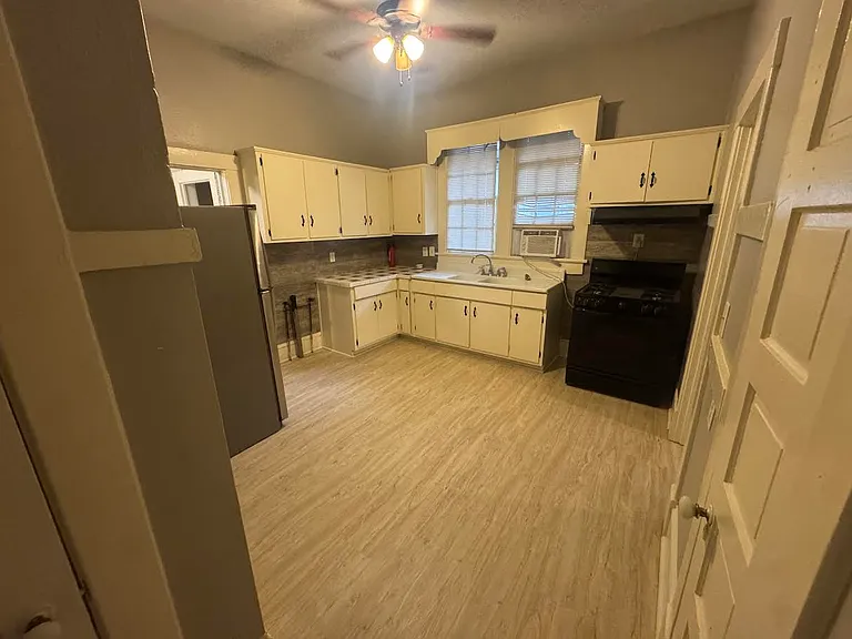 2904 Beacon Ave #B — Photo 13