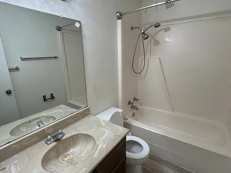 624-630 Wolftrap Dr #626 — Photo 10