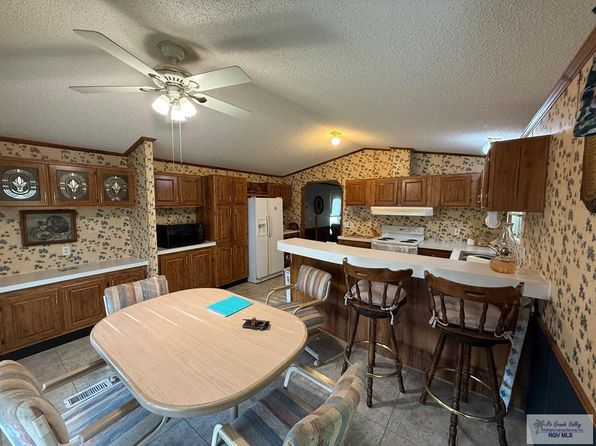 1523 Coco Palm Dr, Harlingen, TX 78552