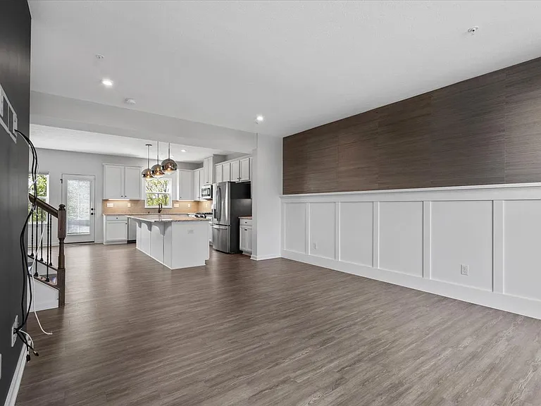 150 Curtis Ct — Photo 28
