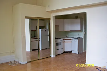 Rented by aptsandlofts.com