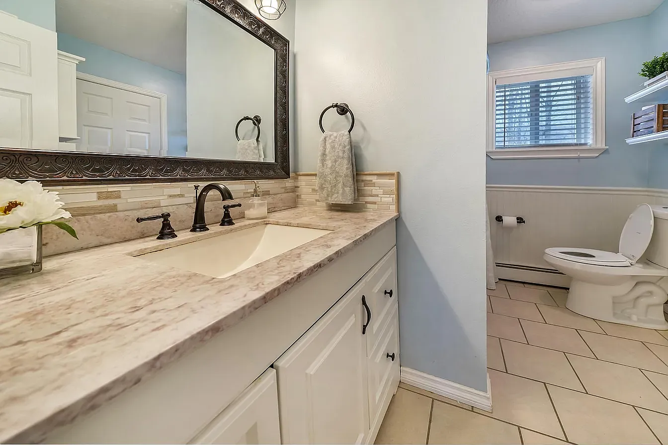 3 bed, 1950 sqft, $3,000 — Photo 3