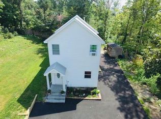 61 Woodland Dr, Carmel, NY 10512