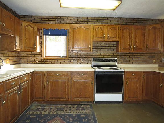 3rd image of 411 Grand Blvd