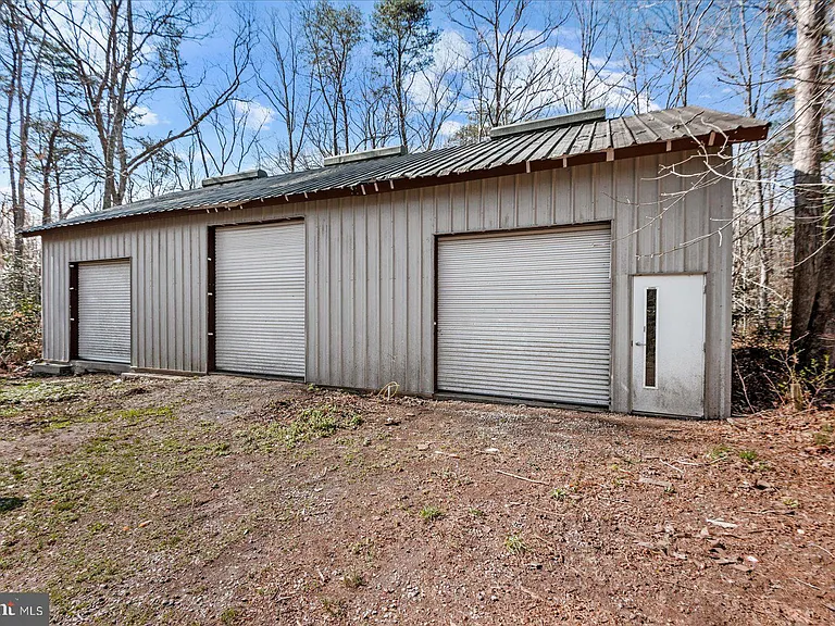7621 River Rd — Photo 54