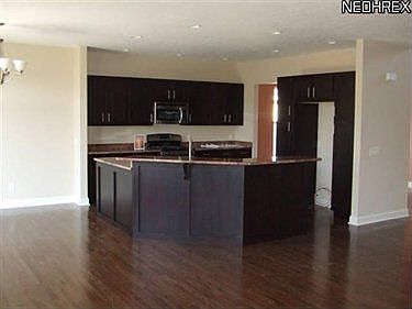 4th image of 737 Schiller Ct