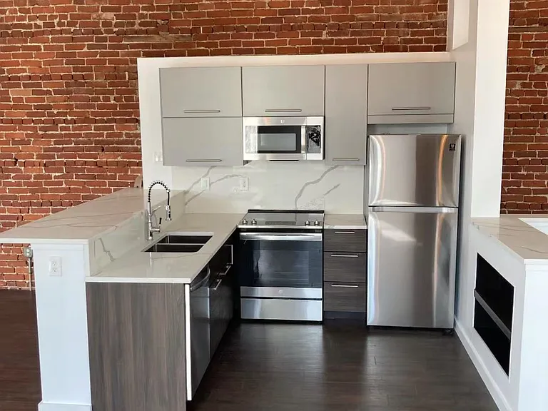 4500 Butler St #2 — Photo 7