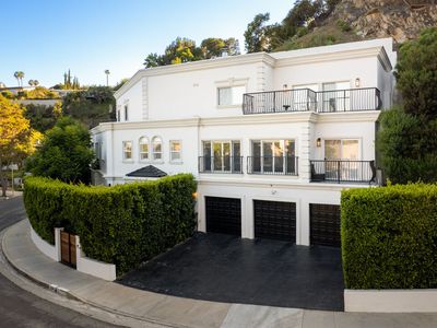 2209 Banyan Dr, Los Angeles, CA, 90049