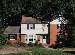 712 Pinetree Rd, Pittsburgh, PA 15243