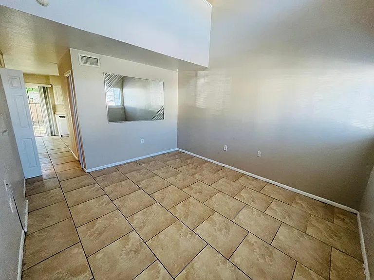 3914 Crayrich Cir — Photo 6