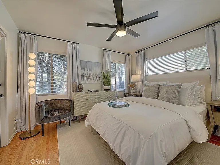 444 N Shattuck Pl — Photo 15