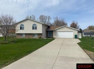 44 Pleasant St, Cleveland, MN 56017