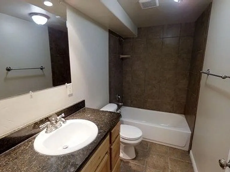 4000 E Mount Airey Dr — Photo 3
