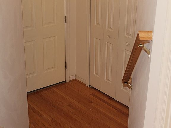 3rd image of 5806 Stream Pond Ct