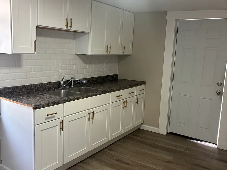 1646 Main St #3 — Photo 7