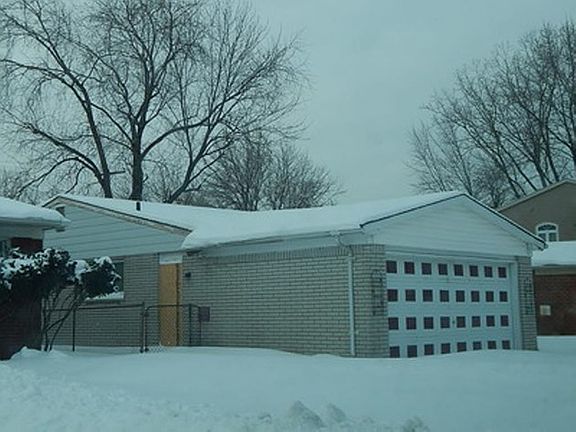 3rd image of 14611 Ludlow Ave