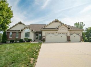 11211 Timber Creek Dr, Peculiar, MO 64078