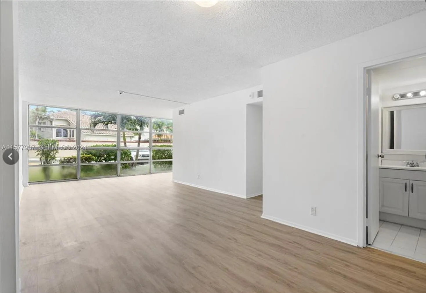 2 bed, 1.5 bath, 1200 sqft, $2,150 — Photo 2