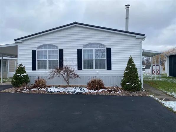 915 Cobblestone Ct, Holley, NY 14470