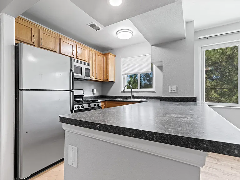 Cascade Apartments — Photo 2