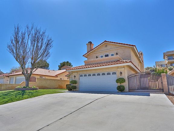 3rd image of 13570 Sierra Vista Dr