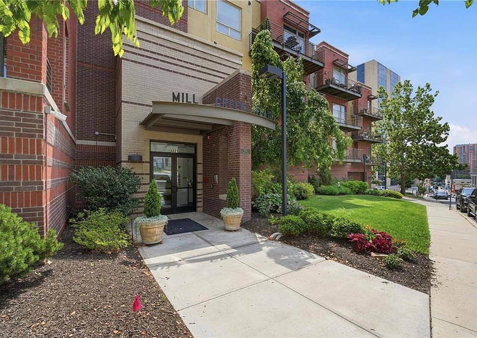 1st image of 4521 Wornall Rd APT 208