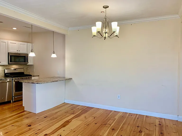 93 Bridge St #3 — Photo 4