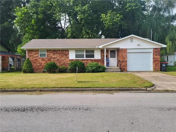 1713 Sisco Ave, Springdale, AR 72762