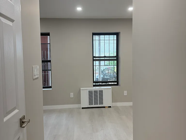769 Dawson St #1 — Photo 4