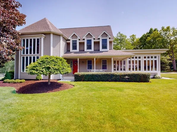 25 Sarah Dr, Bridgewater, MA 02324