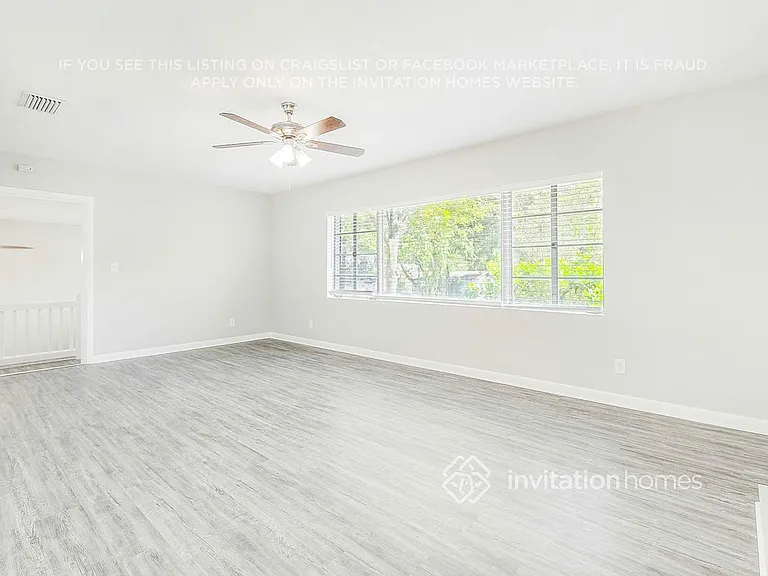 2459 Mercer Cir S — Photo 15