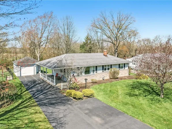 58 Woodland Dr, New Middletown, OH 44442