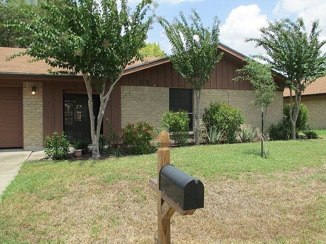 1st image of 122 W Ebano Ct