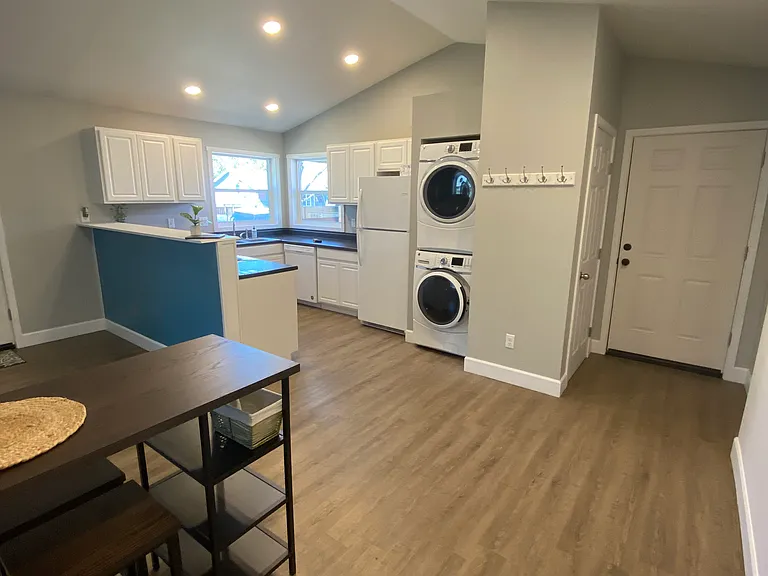 1261 Taylor St — Photo 3