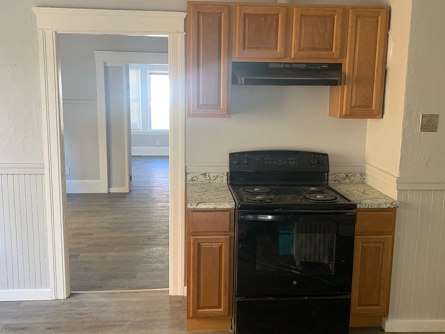 2 bed, 1012 sqft, $1,690 — Photo 2