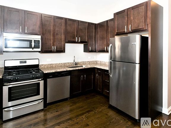 3rd image of 1756-58 W Montrose Dr #17583