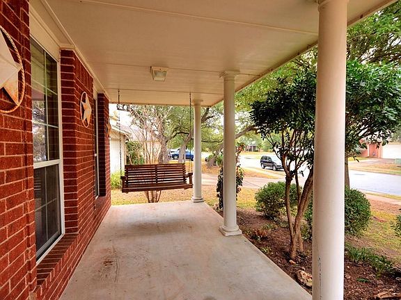 2nd image of 3723 Castle Rock Dr