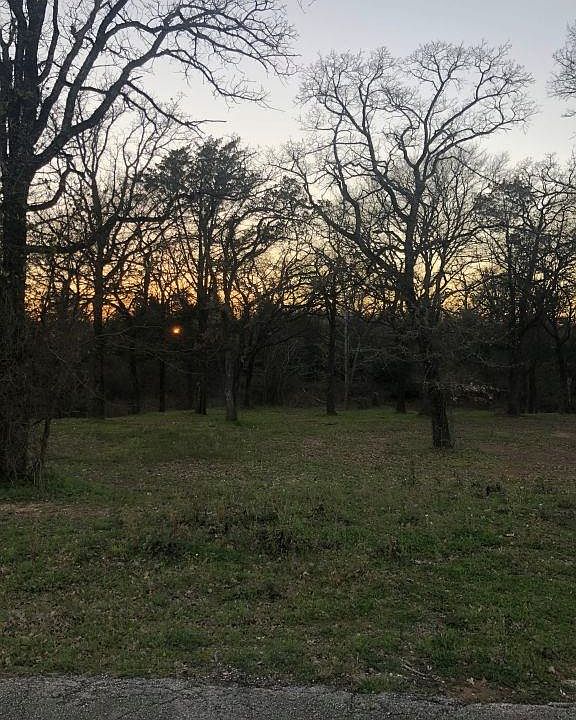 1st image of 124 Willow Creek Cir