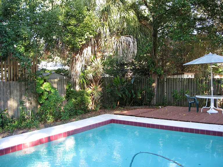 1550 San Charles Dr — Photo 3