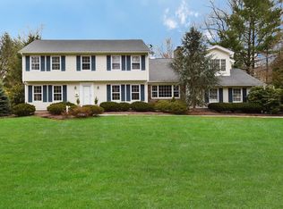 22 Bonnie Way, Allendale, NJ 07401